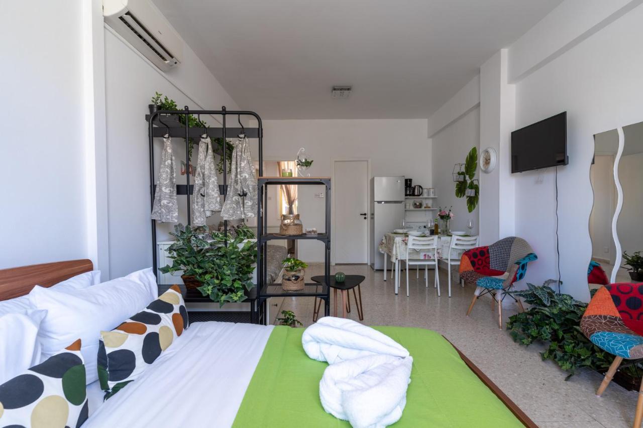 Oasis - Cozy Studio In Larnaca Ngoại thất bức ảnh